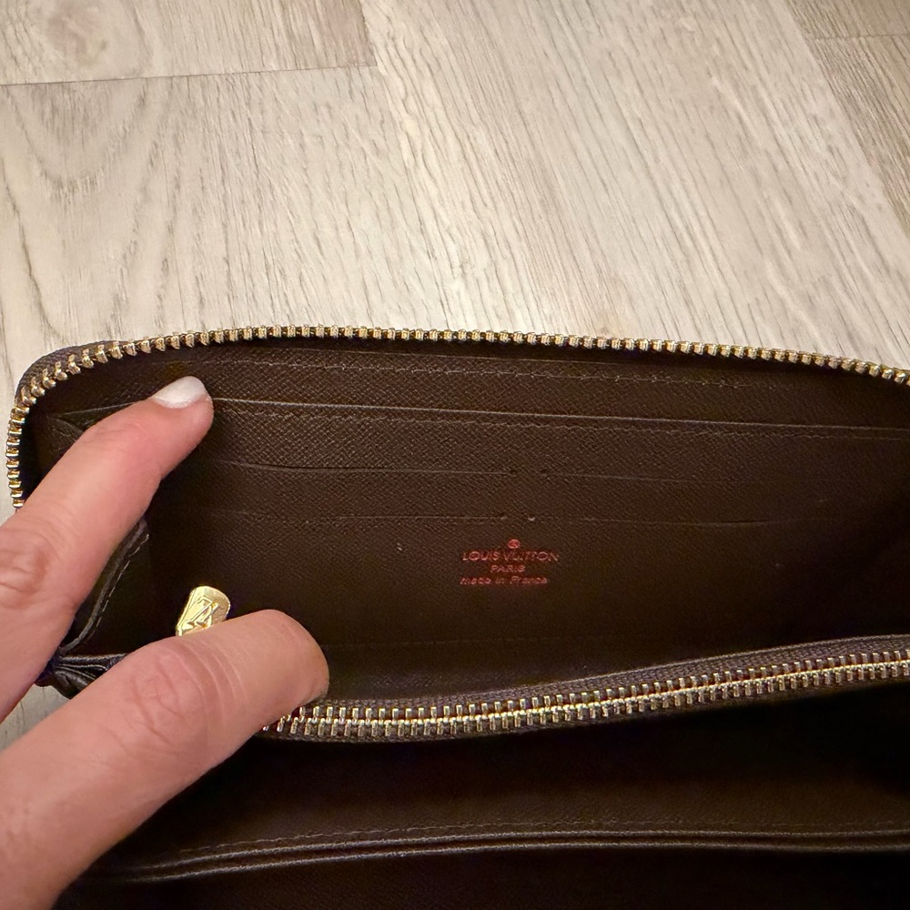 Designer Checkered Wallet - Picture 3 of 4
